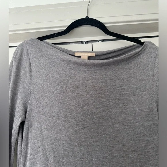 Boatneck dressy grey shirt from Banana Republic - Picture 2 of 5